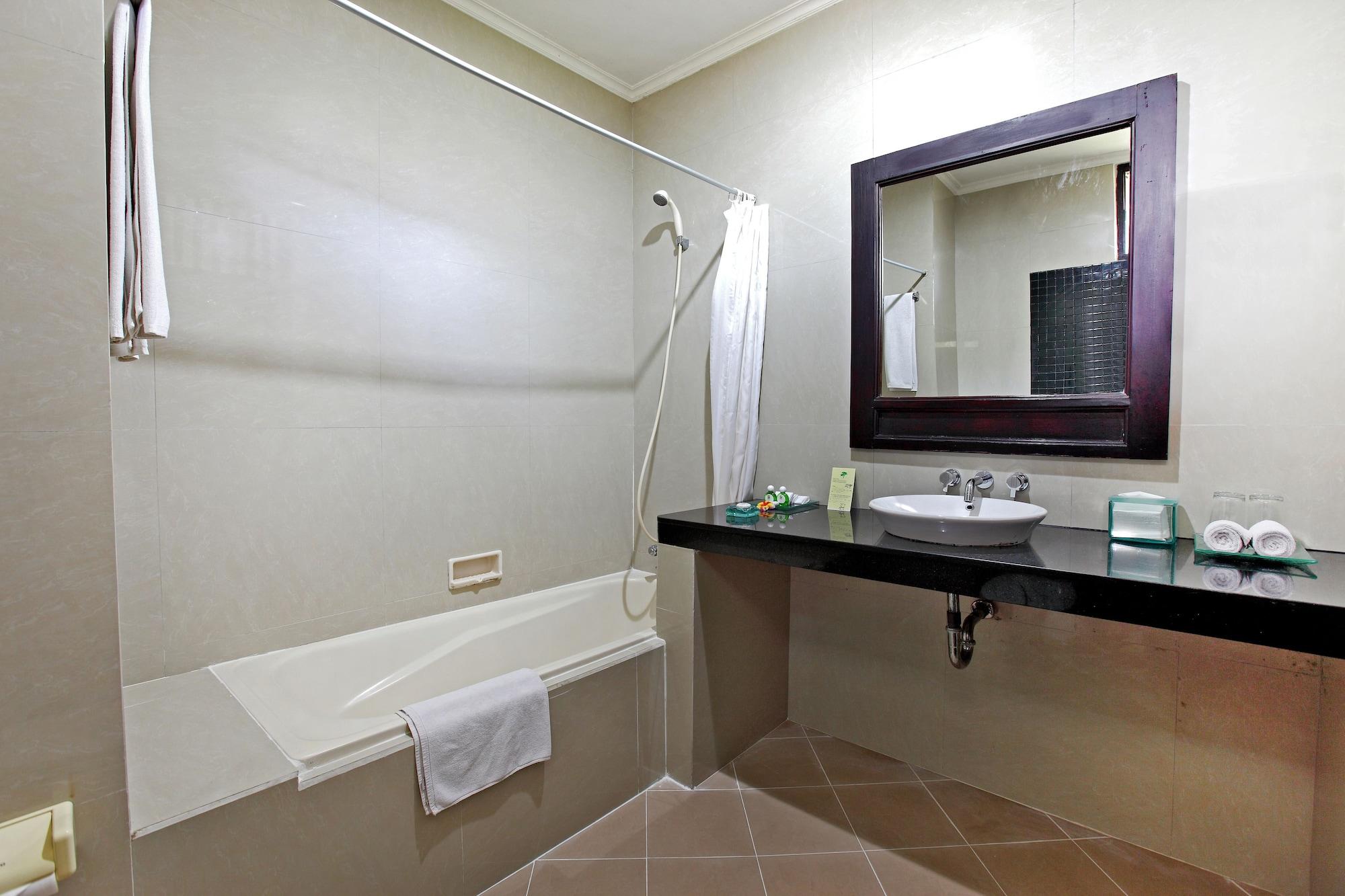 Adi Dharma Hotel Legian Экстерьер фото