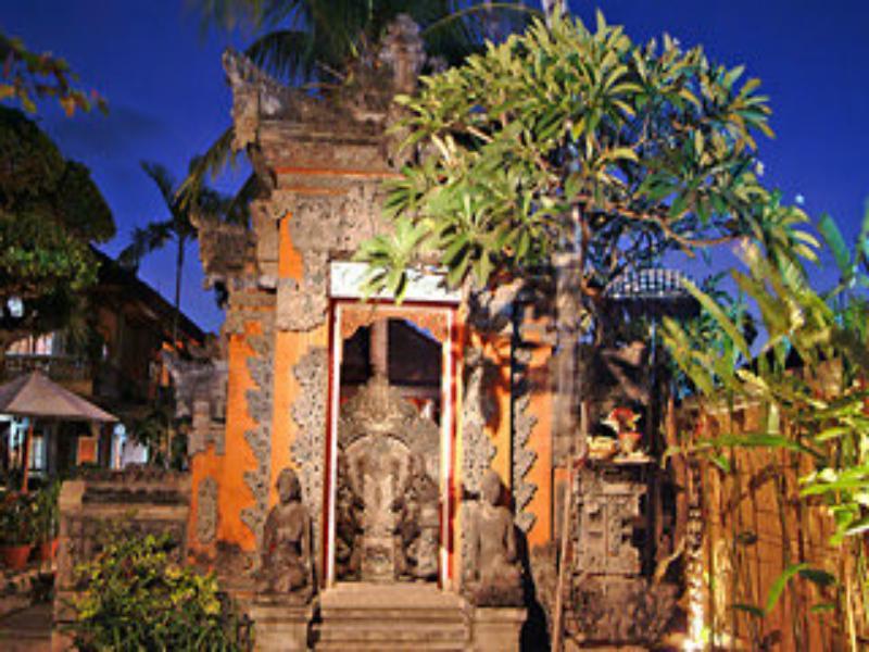 Adi Dharma Hotel Legian Экстерьер фото