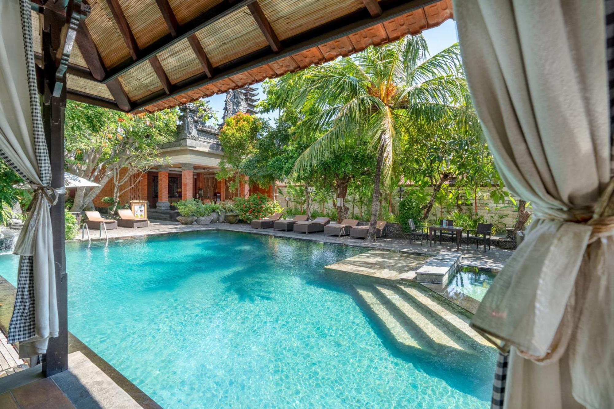 Adi Dharma Hotel Legian Экстерьер фото