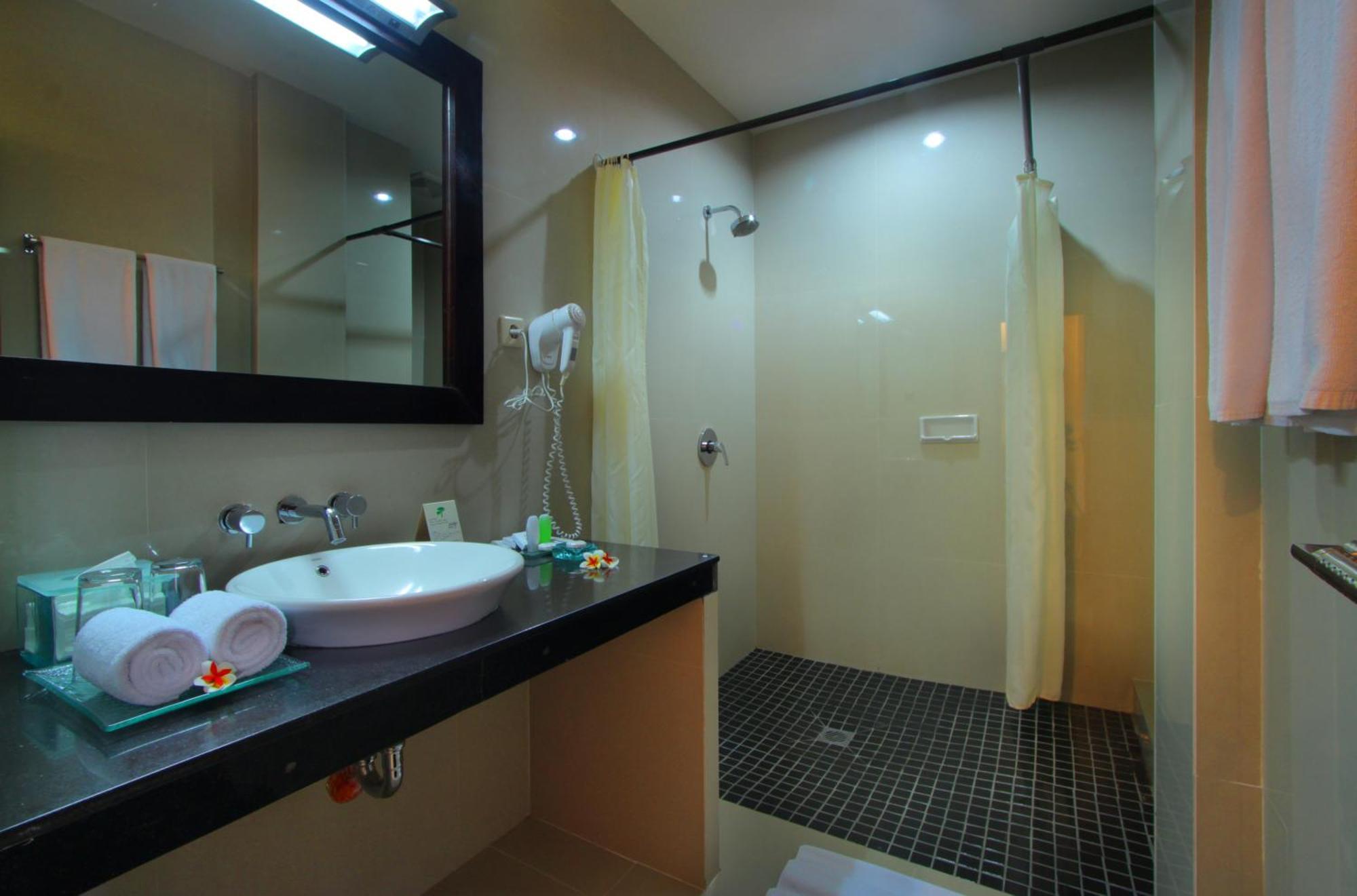 Adi Dharma Hotel Legian Экстерьер фото