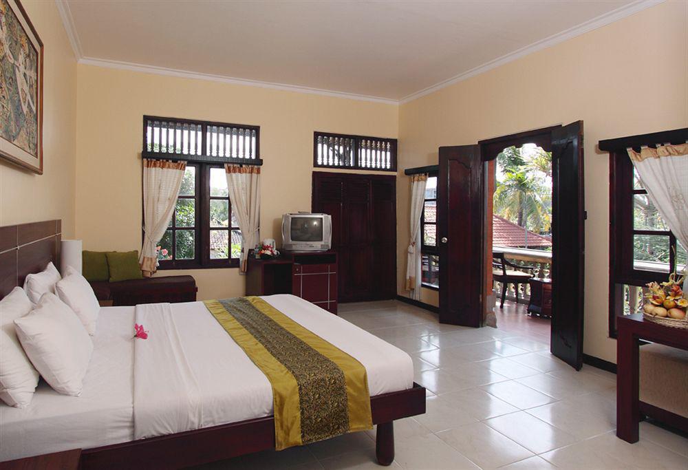 Adi Dharma Hotel Legian Экстерьер фото
